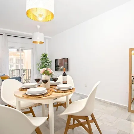 -malagasunapts-comfy&central Free Parking Malaga