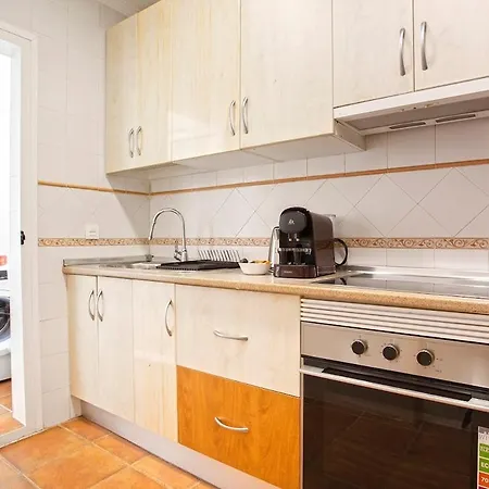 -malagasunapts-comfy&central Free Parking *